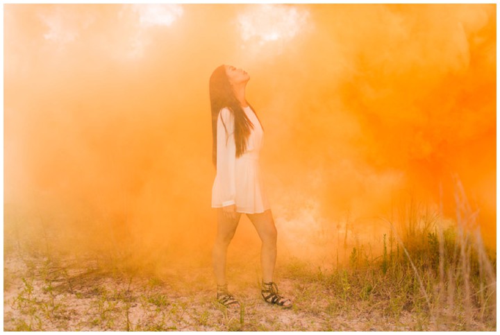 Smoke bomb photography - Mai Fotography