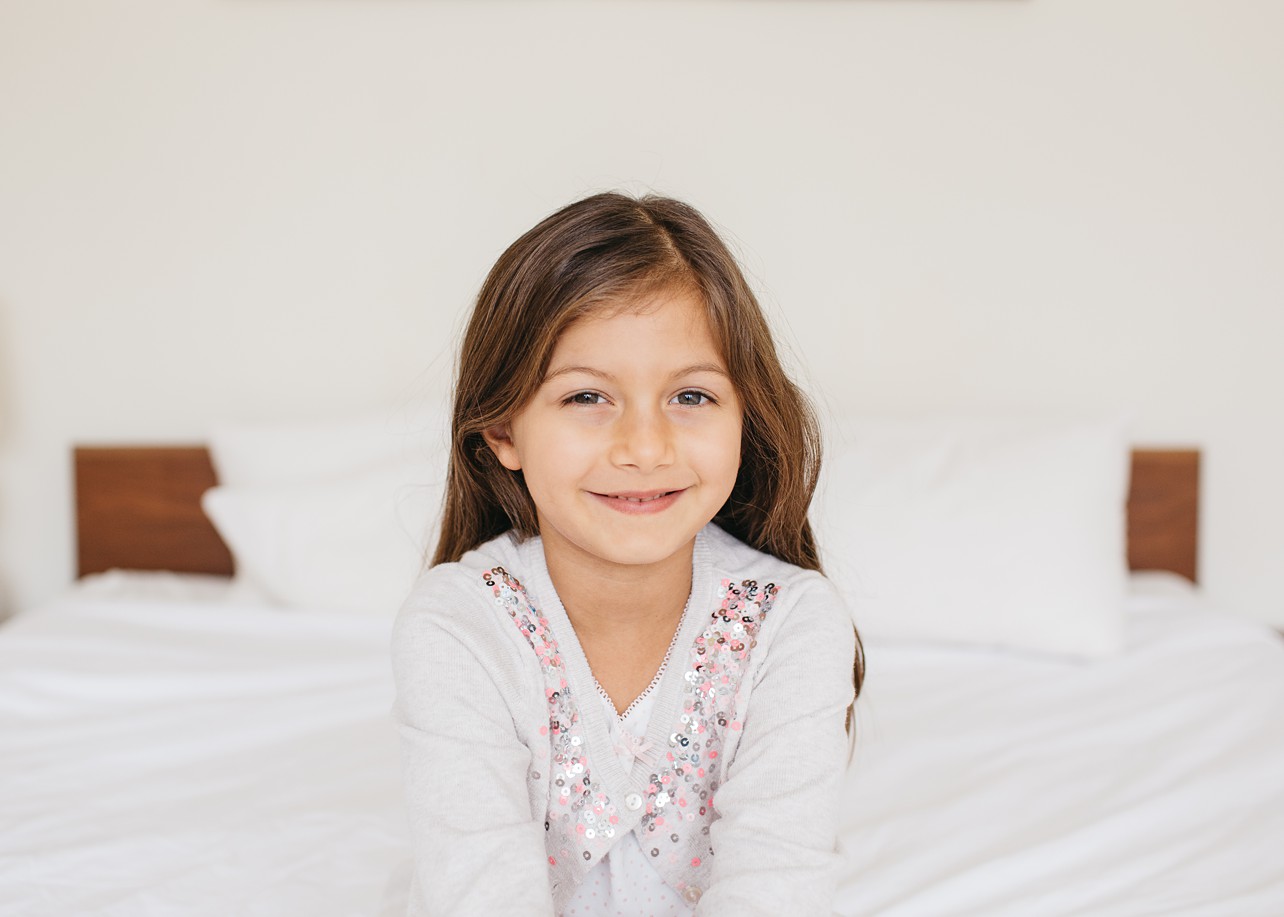 Cozy Family Session - big sister smile
